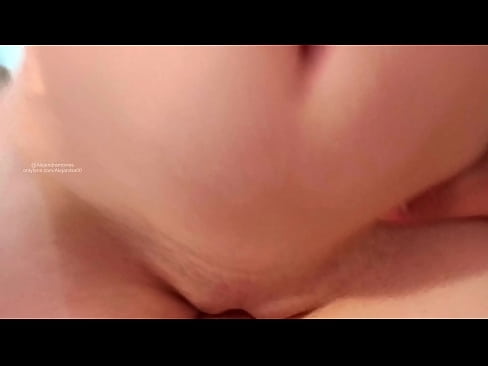 ❤️ 睡在姐姐的房间里，就这样被吵醒了 Porn video️❤